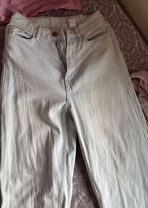 H&amp;M light wash jeans