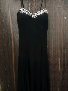 *Glamorous Black Crystal Embellished Evening Dress