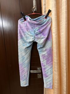 FREE SIZE &amp; HIGHLY STRETCHABLE GYM LEGGINGS