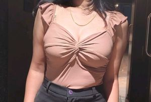 Stylish Knotted Ribbed Crop Top