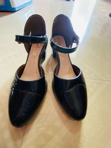 Chic Black Patent Mary Janes