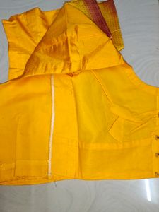 Banarasi Saree With Blouse ❤️💛