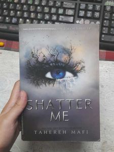 Shatter Me Book by Tahereh Mafi