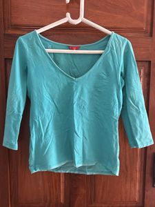 Teal V-Neck 3/4 Sleeve Tee