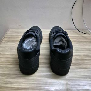 Zara Classic Black Sneakers