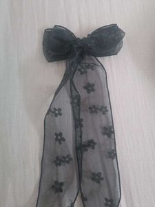 Sweetheart Neck Top snd and a black cute bow