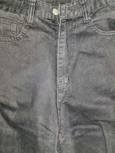 Classic Black Wide-Leg Jeans