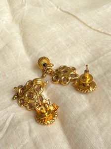 Elegant Gold Tone Floral Earrings