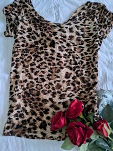 Leopard Print Twist-Front Tee
