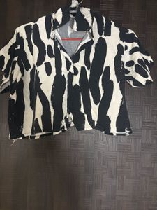 Monochromatic Abstract Print Button-Up Shirt