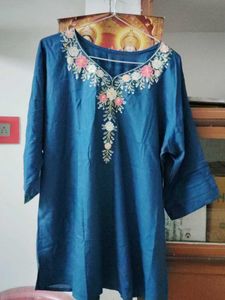 241. Woman short kurti