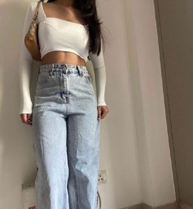 PRETTY LITTLE THING Crop Top