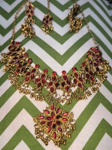 Exquisite Indian Jewelry Set