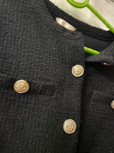 Chic Black Textured Cropped Jacket
