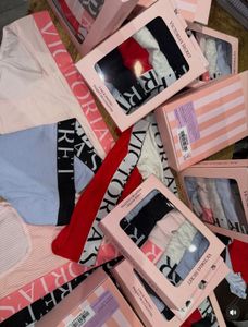 Victoria’s Secret Set of 5  Original Panties