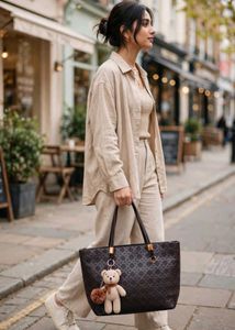 🆕Chic Tote Bag with Cute Charm