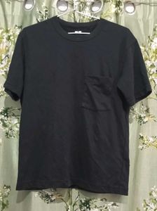 UNIQLO Classic Black Pocket Tee