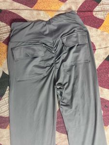 Grey Ruched gym pants