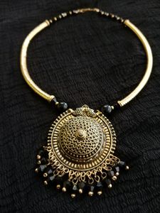 Short Traditional Necklace