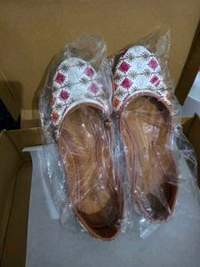 ✨️Embroidered Jutti Flats✨️
