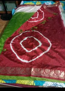 Elegant Maroon & Green Tie-Dye Saree