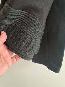 High-waist leggings with golden buttons