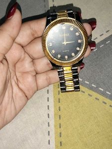 Elegant Two-Tone Quartz Watch