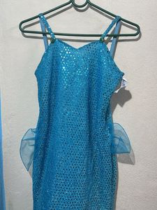 I’m selling a dress