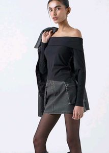 Chic Off-Shoulder Black Top