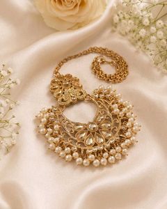 Elegant Pearl Maang Tikka