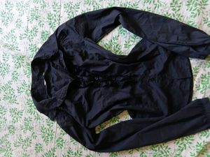 🖤🪞 Chic Black Ruffled Button-Up Shirt 🪞🖤