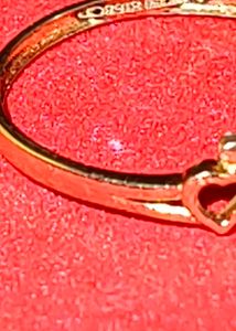 Elegant Gold Heart Ring 18 carat