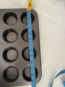 Non stick cupcake tin
