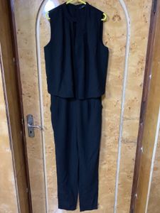 Globus Sleeveless Black Jumpsuit