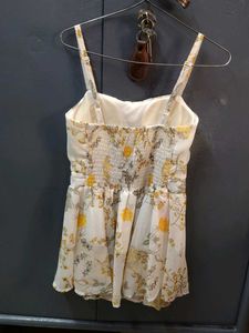 Floral sleeveless top with Shrug