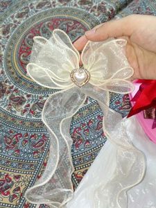Elegant White Bow Hair Accessory