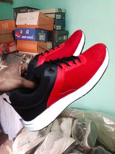 NEW NO USED SPORTS SHOE FOR MEN.
