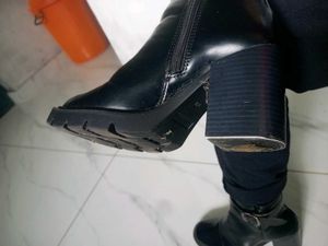 Chic Black Buckle Ankle Boots