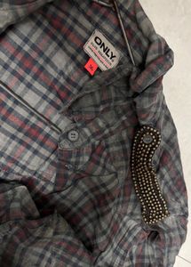 ONLY Plaid Button-Up Shirt