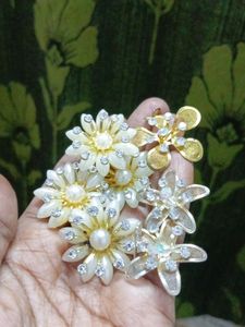 Juda Pins (100 In Total)