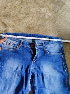 skinny fit jeans