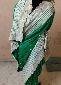 pure Georgette 💯 Elegant Green Saree with White L
