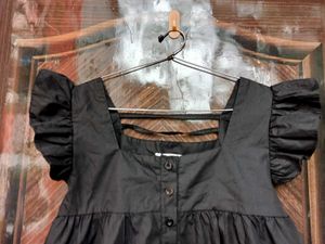 Chic Black Square Neck Ruffle Top