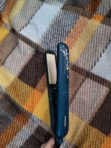Philips Hair Straightener - Smooth & Style