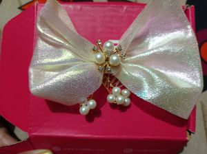 Sparkly Pearl Bow Hair Clip