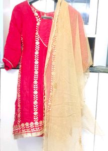 Vibrant pink Embellished Salwar Pants
