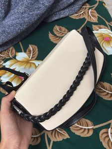 beige clr bag