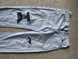 Light Wash Ripped Jeans