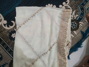 Elegant White Kurta with Embellishments Size L
