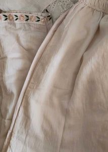 Embroidered White Cotton Kurta